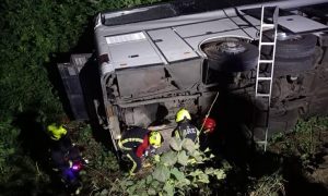 Фото: в Ровенской области слетел в кювет автобус, ранены 16 человек