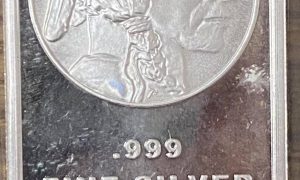 Фото: митники виявили цінний вантаж у звичайній посилці зі США