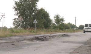 Фото, видео: в Ровенской области дорога «взбунтовалась» после ремонта
