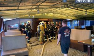 Фото, відео: в центрі Києва горів популярний пивний бар