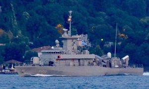 Фото: до Чорного моря увійшов корабель ВМС Греції