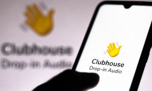 Clubhouse отказался от системы приглашений. Завести аккаунт сможет каждый