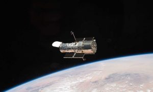 Фото, видео: Hubble сфотографировал «ссору галактик-тройняшек»
