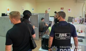 Задержаны коллекторы, шантажировавшие должников обнародованием порнографических фото