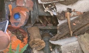 Фото: на разрушенном заводе на Донбассе обнаружили тайник с боеприпасами и взрывчаткой