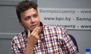 Посадивший самолет с Протасевичем на борту диспетчер, загадочно исчез