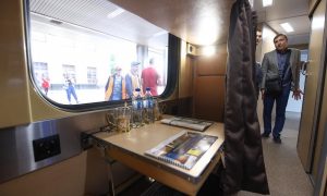 Фото: «Укрзализныця» показала новые плацкартные вагоны и электрички