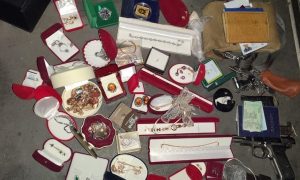 Фото, видео: в Запорожье арестовали охранников-грабителей