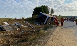 Фото: в Германии перевернулся автобус с туристами