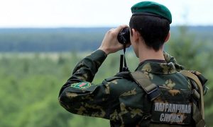 Фото: поляки заметили на границе мигрантов в форме беларусских пограничников