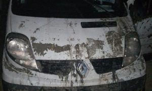 Фото: на Харьковщине съехал в озеро микроавтобус, есть погибшие