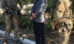 Фото: СБУ задержала прокурора во время получения взятки