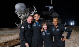 SpaceX отправит первый гражданский экипаж в трехдневный полет вокруг Земли