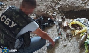 Фото: СБУ обнаружила схрон с элементами самодельной взрывчатки для терактов