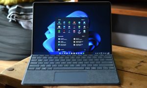 Microsoft может выпустить недорогой ноутбук и Windows 11 под него