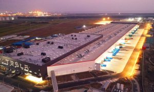 Маск открыл завод Tesla в Берлине масштабной вечеринкой, несмотря на карантин