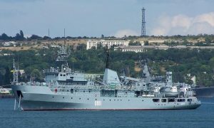 Видео: в Одессу доставили корабль ВМС Украины, который потерпел крушение в Черном море
