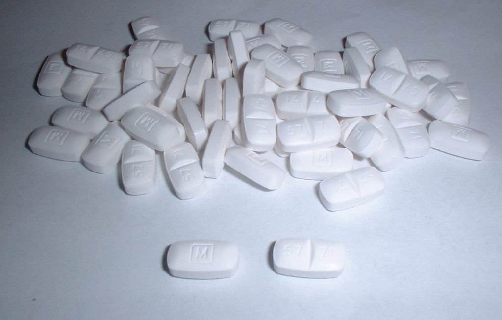 Видео: наркозависимые штурмуют киевские аптеки