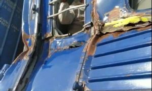 Фото: под Фастовом комбайн попытался проскочить перед поездом