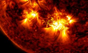 Видео: NASA зафиксировала экстраординарную активность и вспышки на Солнце