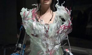 Фото: первую в мире робота-художницу задержали за шпионаж