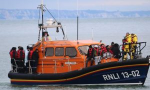 Рекордное количество мигрантов пытались попасть в Британию через Ла-Манш