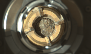 Perseverance добыл новый камень – «кусочек Марса» зеленоватого цвета