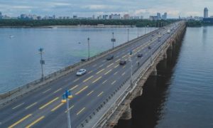 В Киеве перекроют мост Патона для срочных ремонтных работ