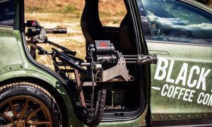 Tesla Model X превратили в мобильную кофейню