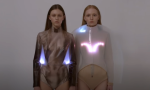 Польская дизайнерка «научила» одежду реагировать на уровень стресса владельца