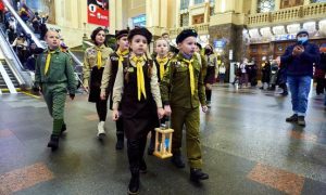 «Укрзалізниця» впервые доставит в регионы Вифлеемский огонь мира, привезенный в Украину