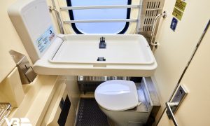 Фото:«Укрзализныця» получила 5 новеньких пассажирских вагонов