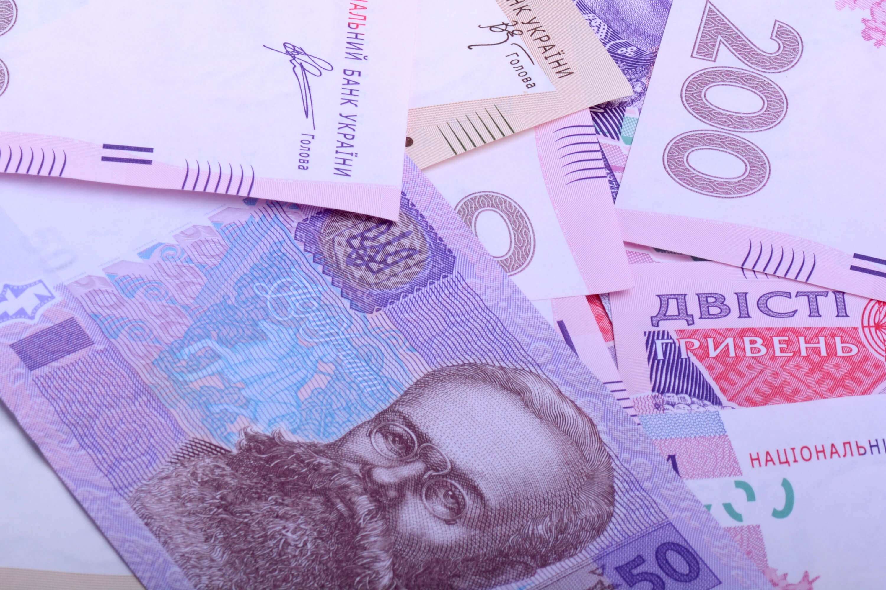 Українці набрали рекордні суми мікрокредитів у 2021 році