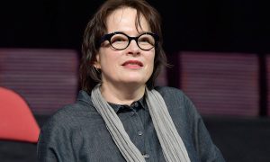 Автор романа «Милые кости» извинилась перед мужчиной, отсидевшим 16 лет по ее ложному обвинению