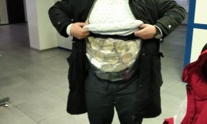 Фото: на границе с Молдовой задержали контрабандистов с «поясами гурманов»