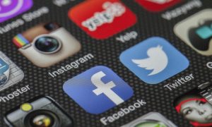 Twitter тестирует функцию видеореакции: как она будет работать