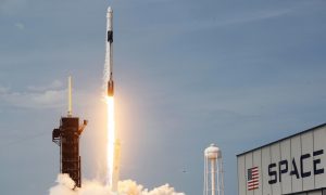 Миллиардер Айзекман приобрел у SpaceX еще три космических полета