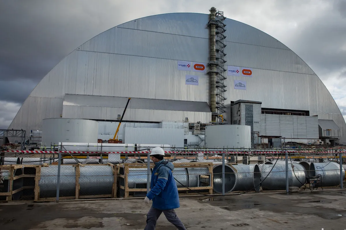 У ДСНС повідомили, яка ситуація з радіаційним фоном, ліквідація наслідків атаки на ЧАЕС триває дев’ятий день