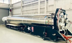 NASA показало процесс запечатывания спутника в ракету