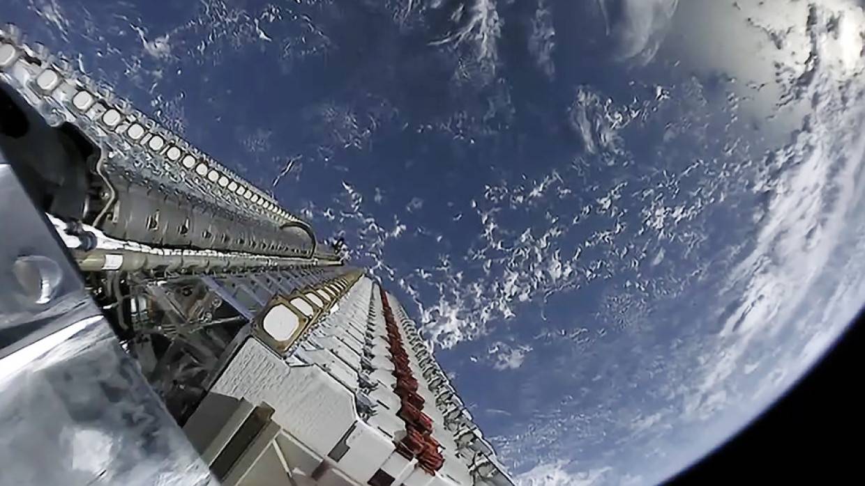 SpaceX: Геомагнитная буря обрекла на падение 40 спутников Starlink