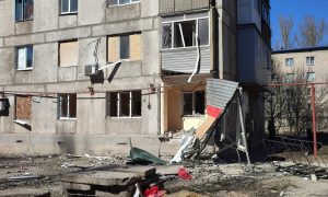 Фото: окупанти нещадно гатять по житловому сектору Авдіївки