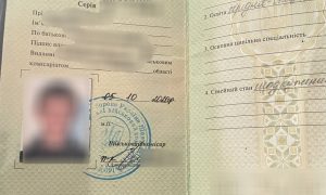 Фото: у Києві затримали диверсантів, агітували за «руській мір»