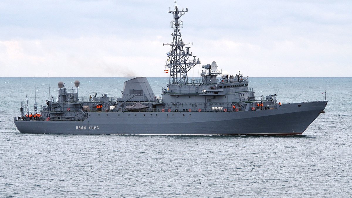 Кораблі РФ продовжують маневрувати біля берегів Одеси, - оперативне командування Південь