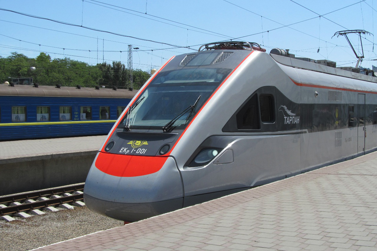 «Укрзалізниця» запустила додаткові поїзди Інтерсіті