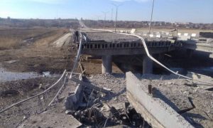 Фото: окупанти зруйнували міст між Запоріжжям й Енергодаром