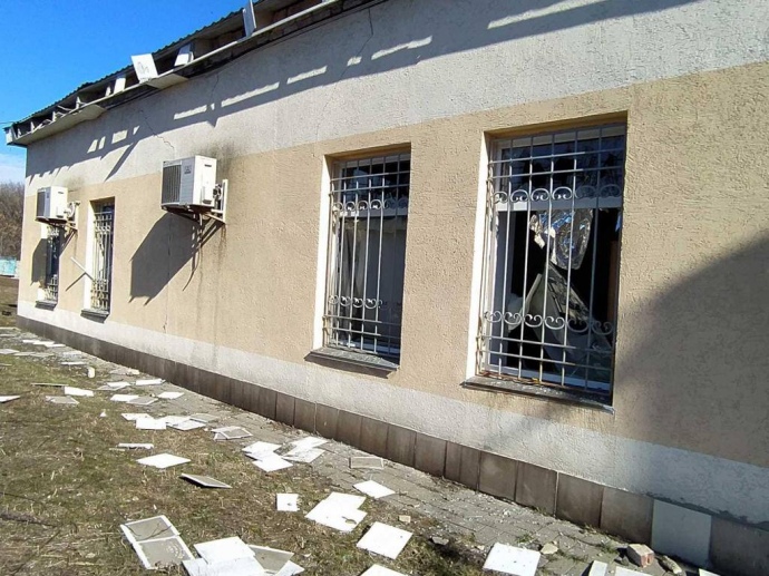 Фото: загарбники обстріляли залізничну станцію на Донеччині