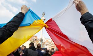Польша в следующем году отменит помощь украинским беженцам 