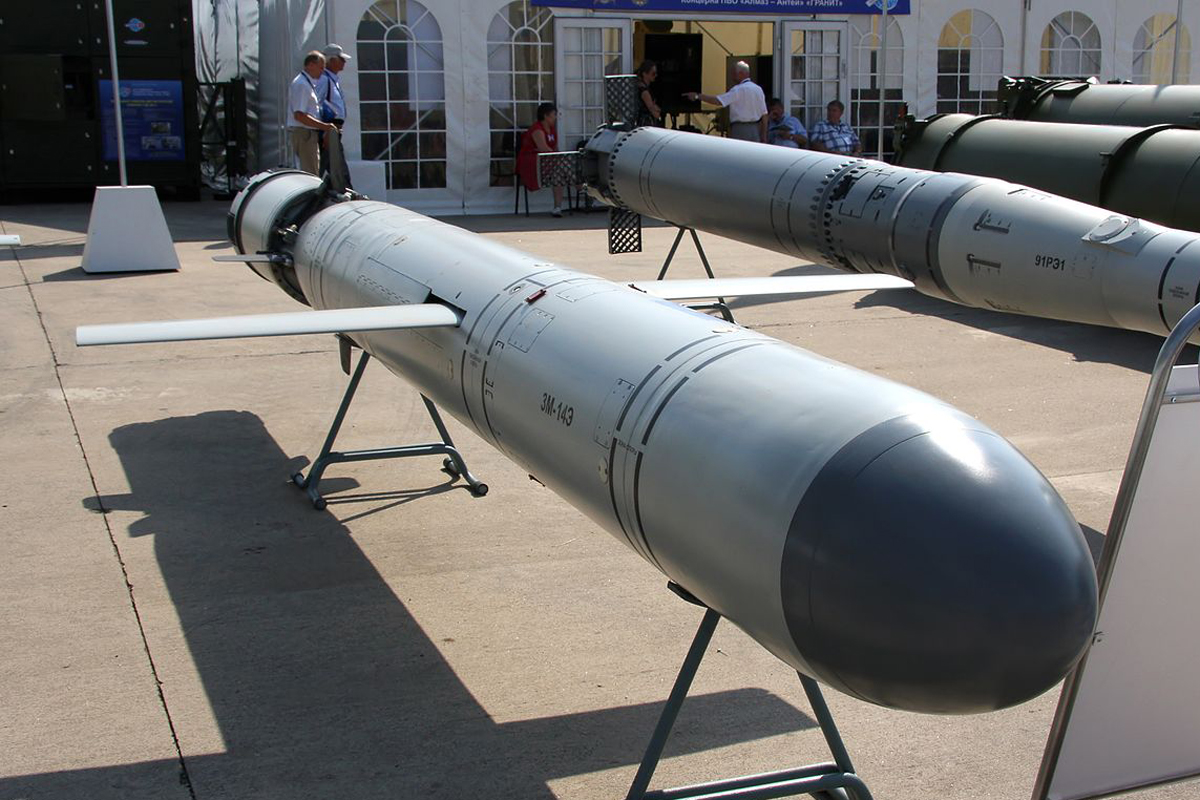 Фото: стало відомо, якою ракетою агресор вдарив по центру Харкова