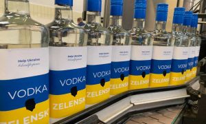 Благодійний проект: у Британії почали випускати преміум-горілку Vodka Zelensky (фото)