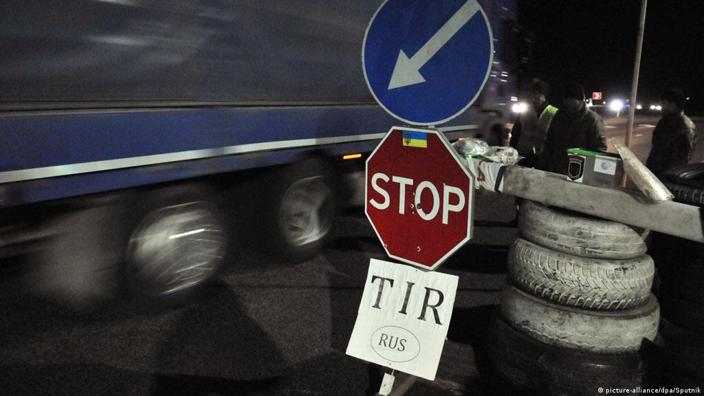 Без российских товаров: международные перевозчики отказывают в услугах